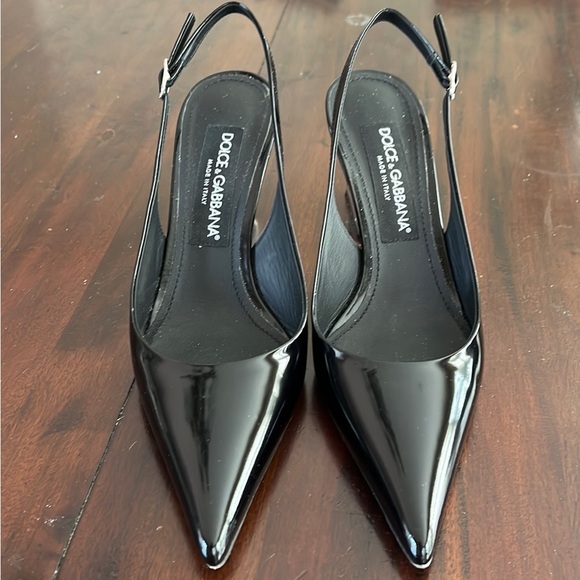 Like new Dolce&Gabbana w architectural 3” heel black patent leather pumps size 7 - Picture 3 of 7